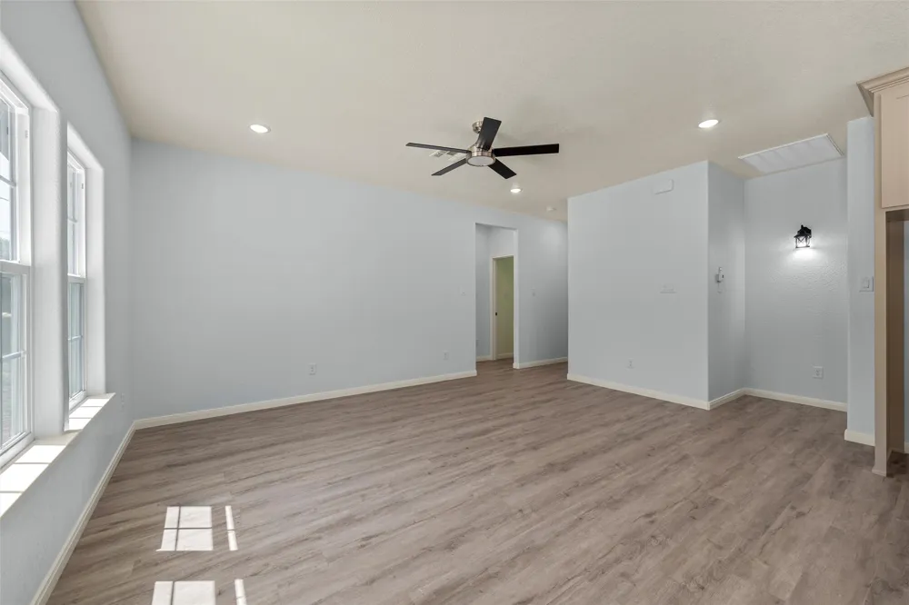 211 Lopez Street Bellmead, TX 76705