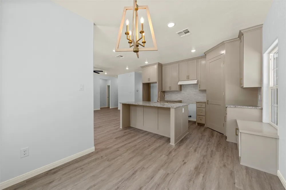 211 Lopez Street Bellmead, TX 76705