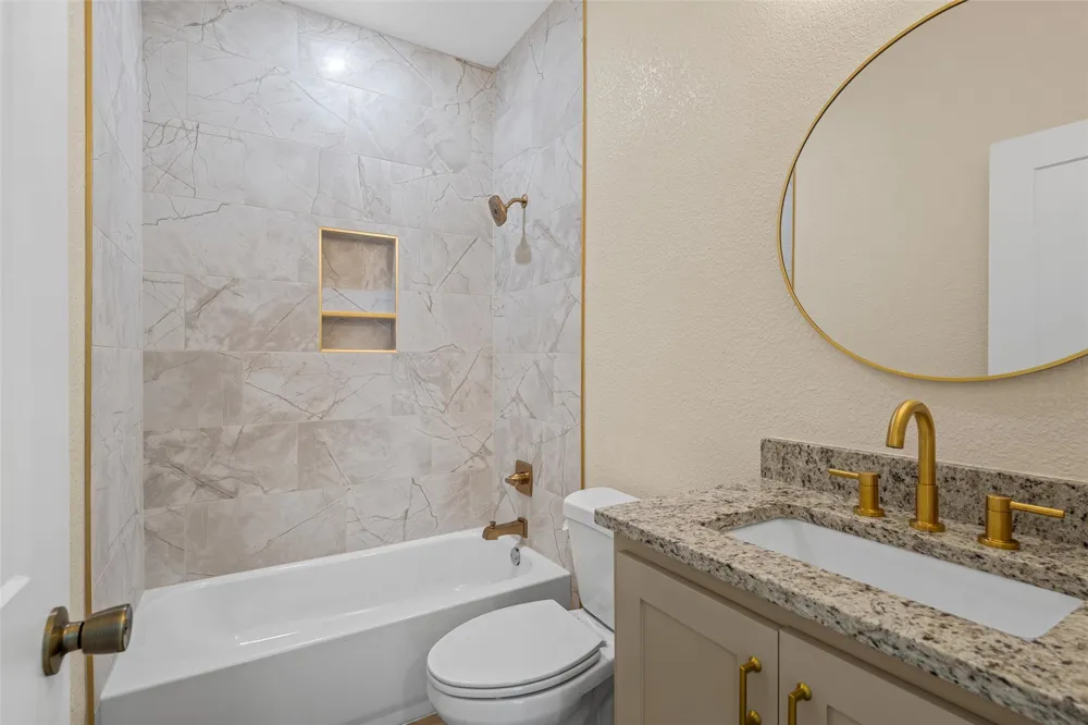211 Lopez Street Bellmead, TX 76705