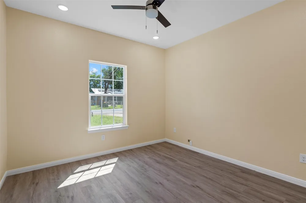 211 Lopez Street Bellmead, TX 76705