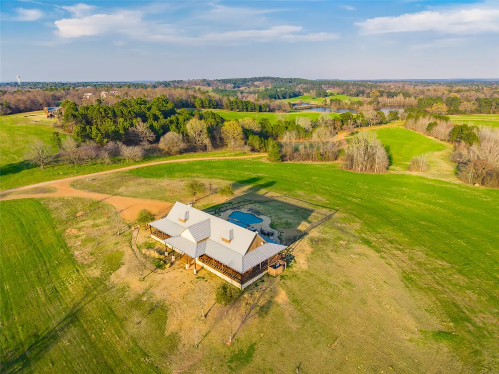 1002 Private Road 7892 Mineola, TX 75773