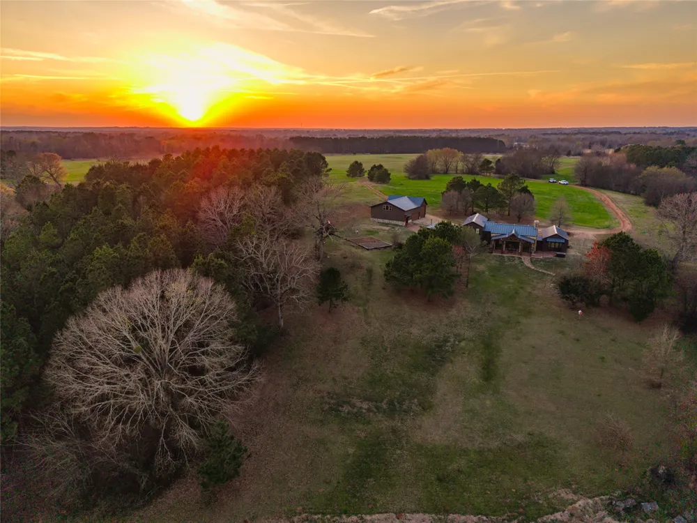 1002 Private Road 7892 Mineola, TX 75773