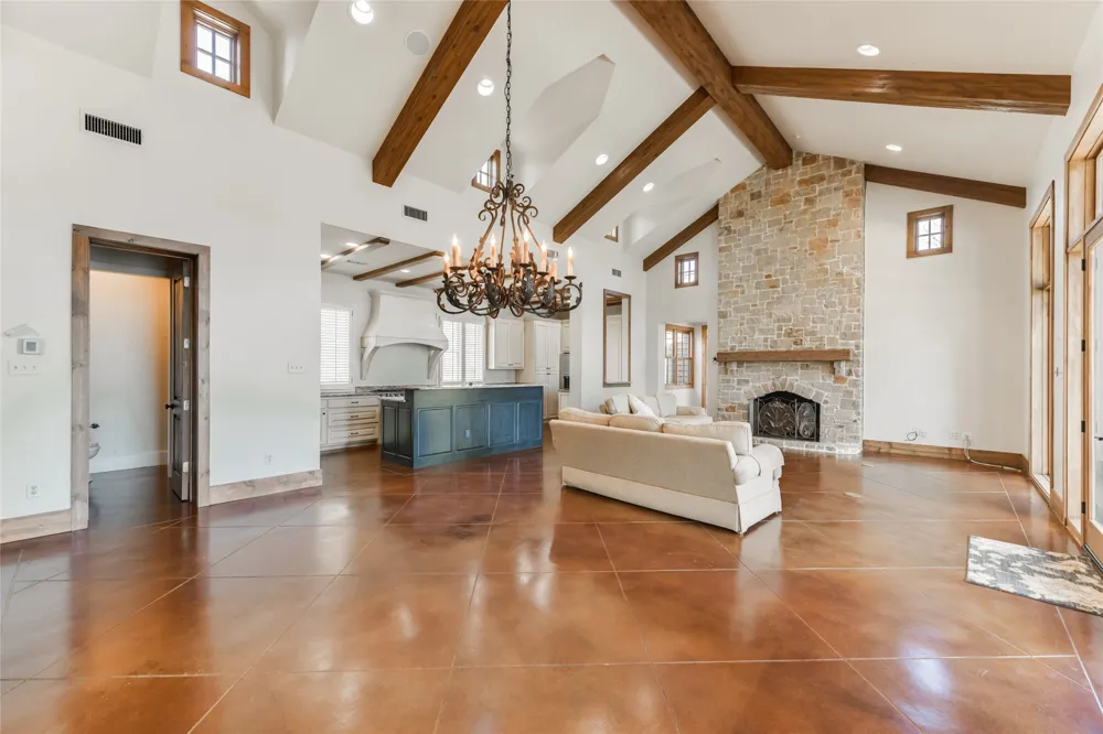 1002 Private Road 7892 Mineola, TX 75773