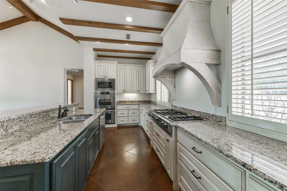 1002 Private Road 7892 Mineola, TX 75773