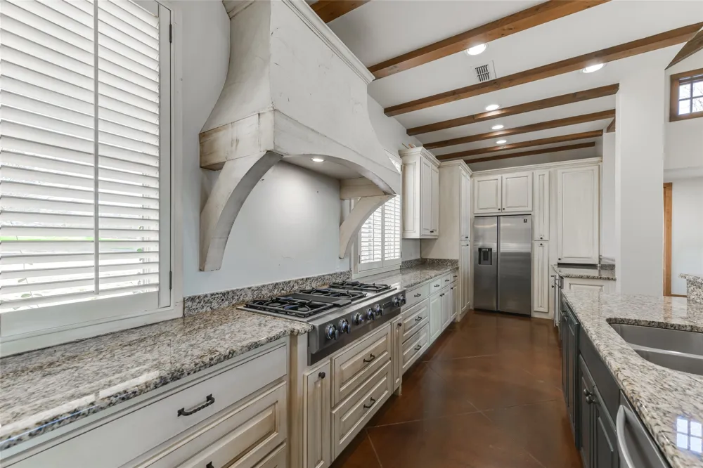 1002 Private Road 7892 Mineola, TX 75773
