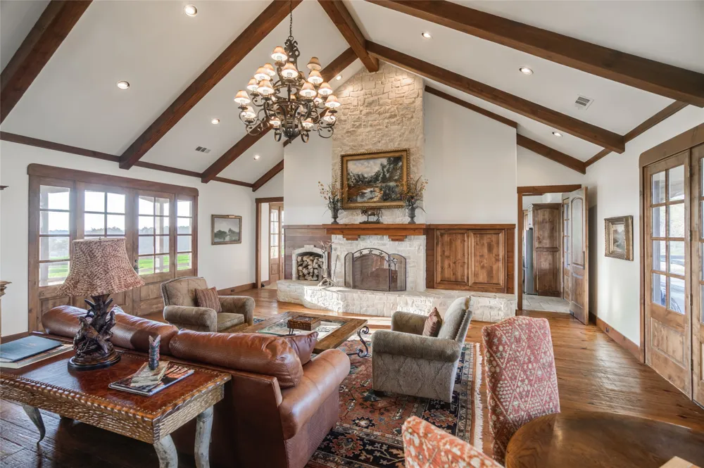 1002 Private Road 7892 Mineola, TX 75773