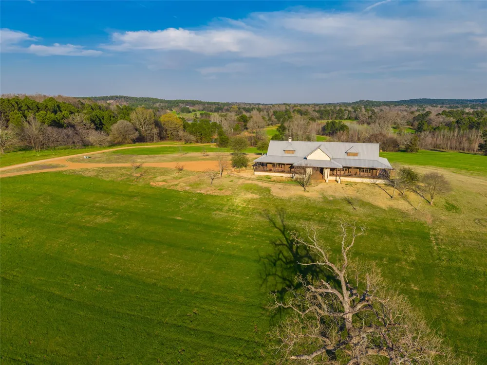 1002 Private Road 7892 Mineola, TX 75773