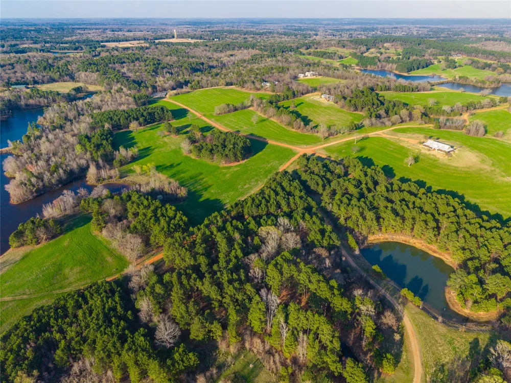 1002 Private Road 7892 Mineola, TX 75773