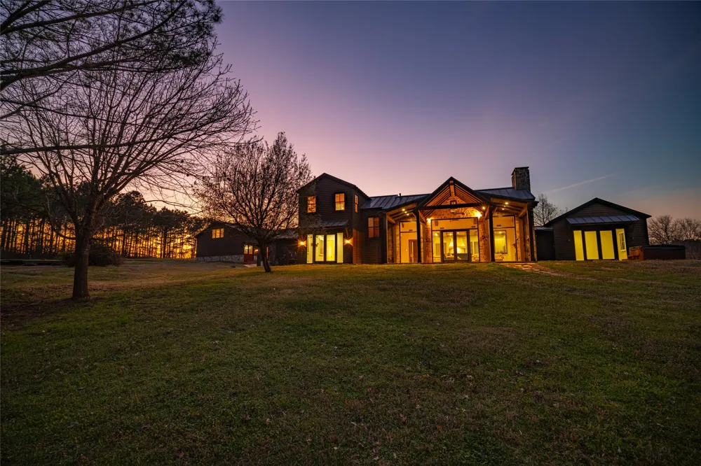 1002 Private Road 7892 Mineola, TX 75773