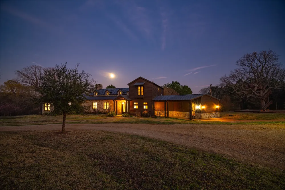 1002 Private Road 7892 Mineola, TX 75773