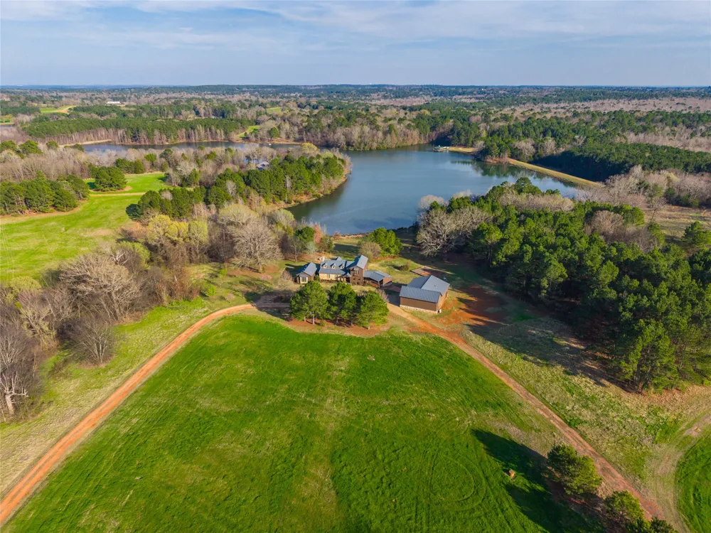 1002 Private Road 7892 Mineola, TX 75773