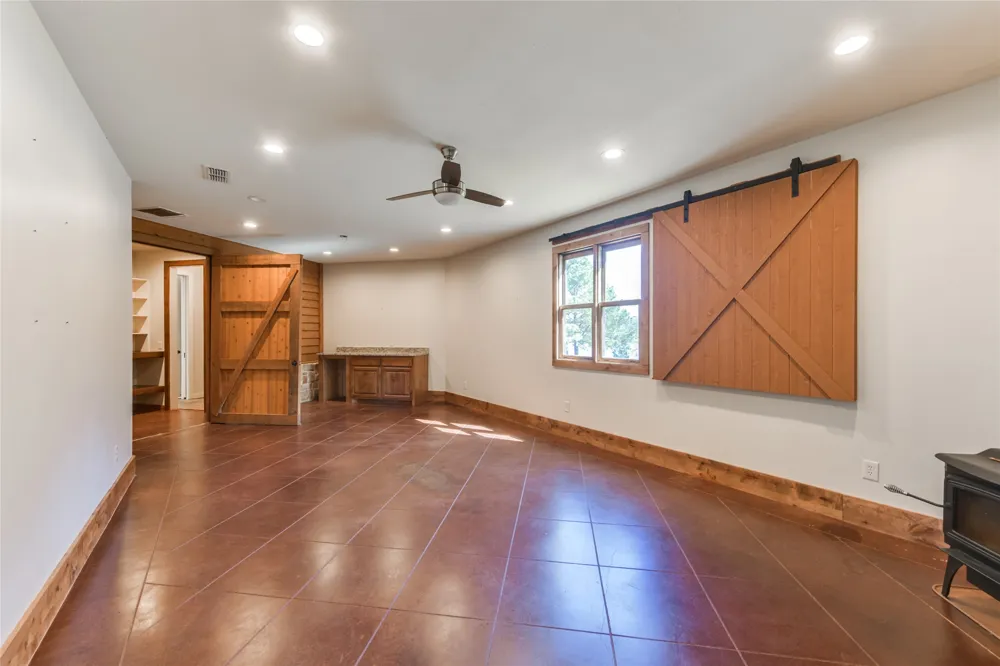 1002 Private Road 7892 Mineola, TX 75773