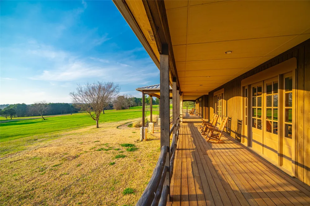 1002 Private Road 7892 Mineola, TX 75773
