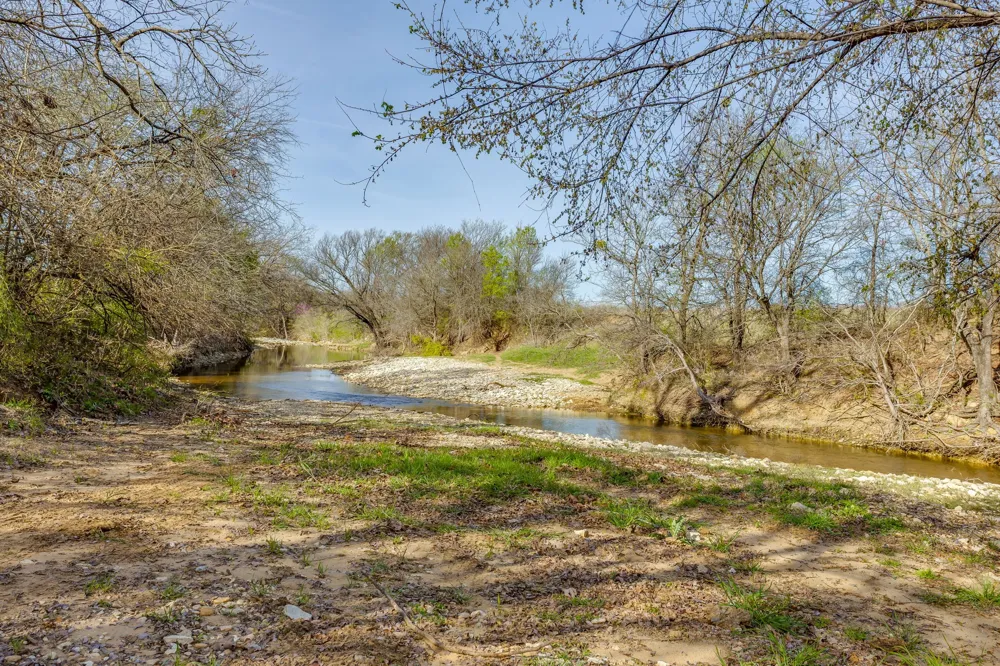 HCR 1136 Blum, TX 76093