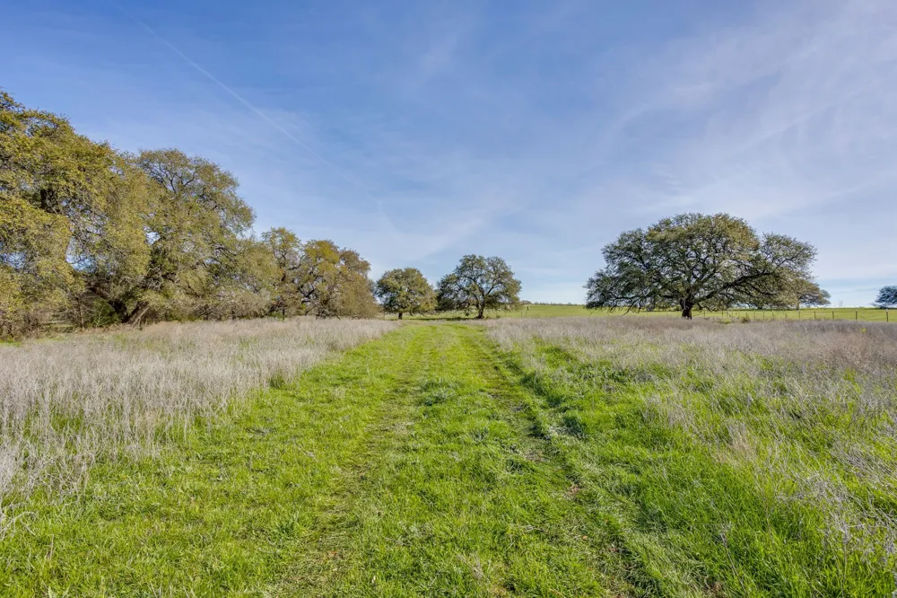 HCR 1136 Blum, TX 76093