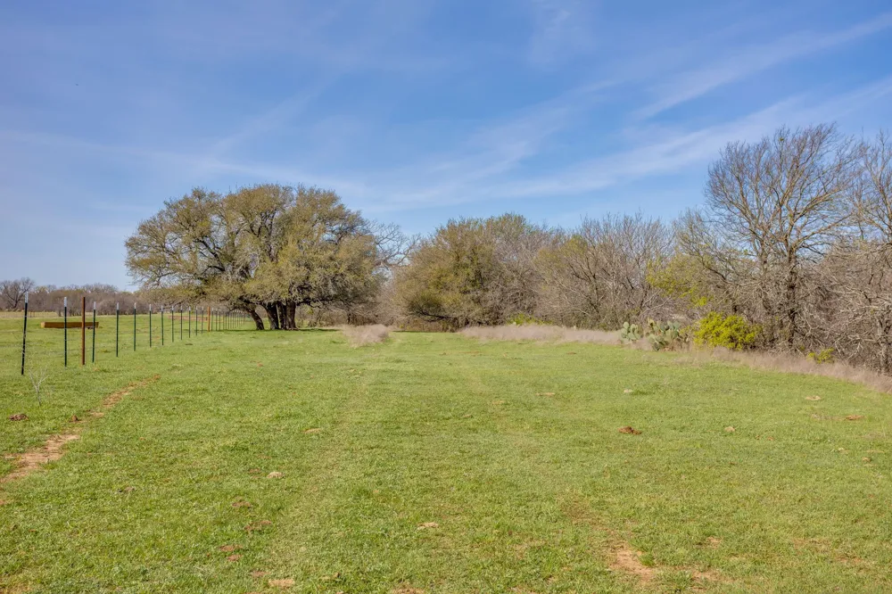 HCR 1136 Blum, TX 76093