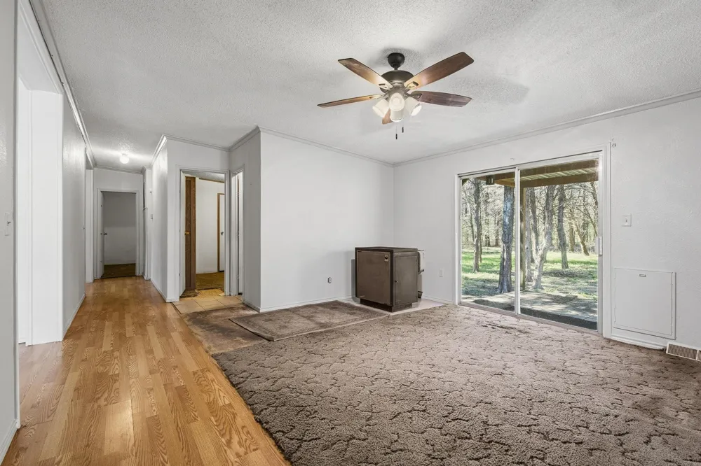 528 County Road 1120 Ravenna, TX 75476