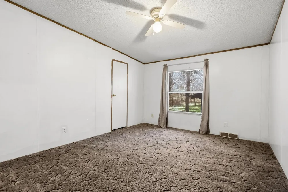 528 County Road 1120 Ravenna, TX 75476