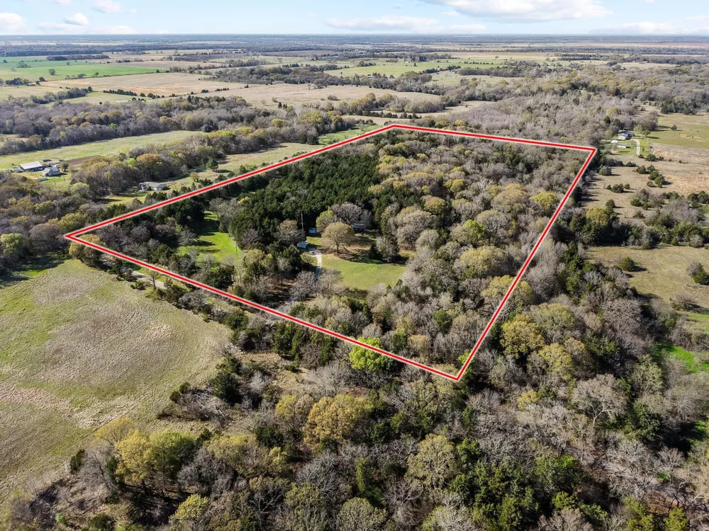 528 County Road 1120 Ravenna, TX 75476