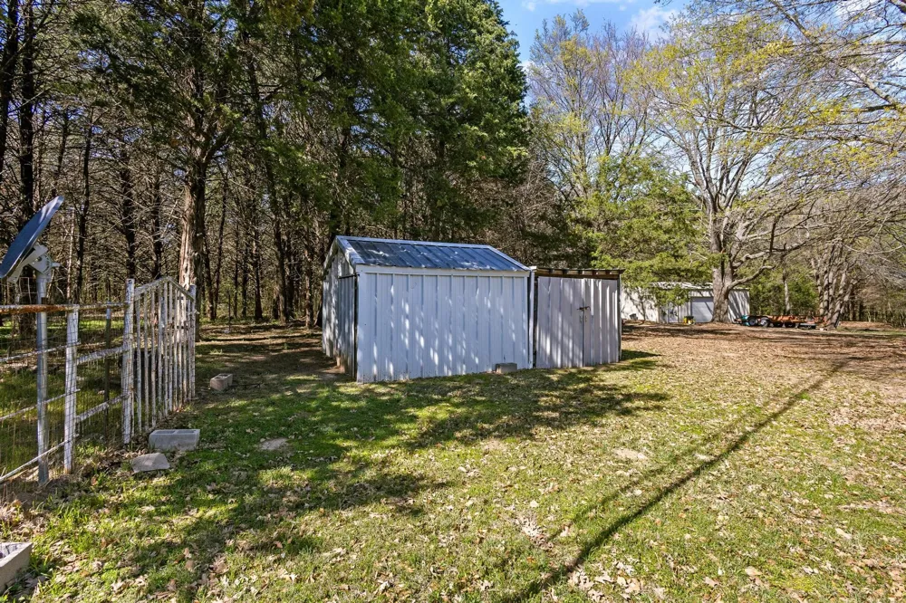 528 County Road 1120 Ravenna, TX 75476