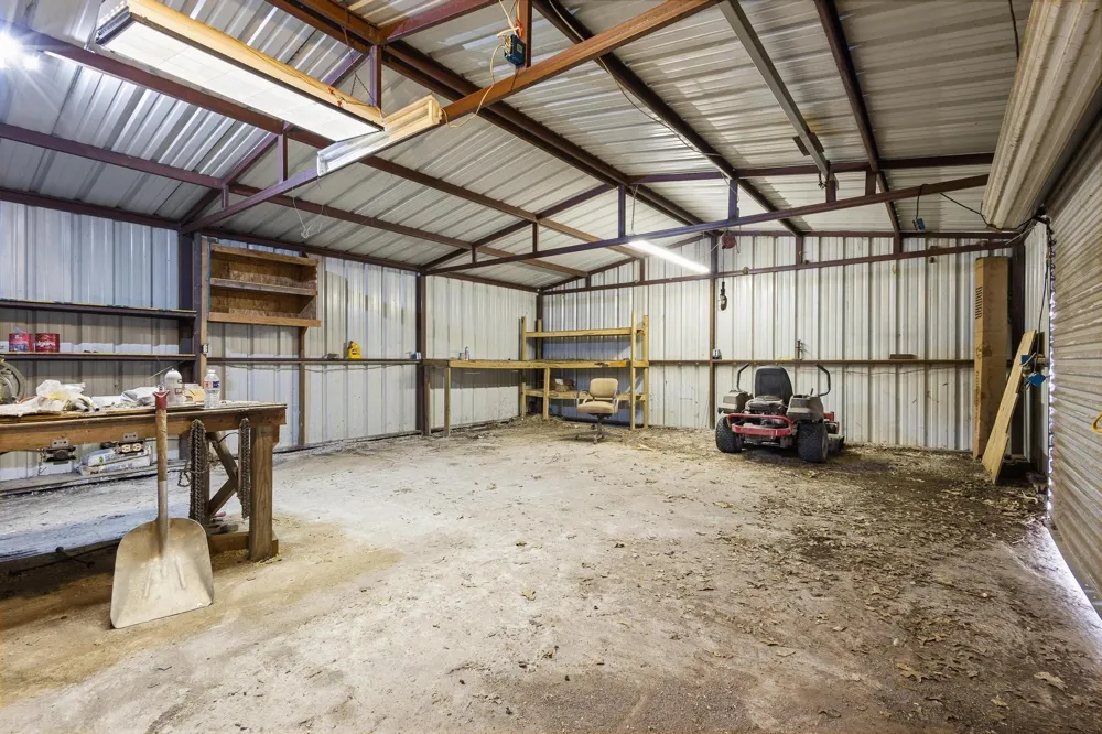528 County Road 1120 Ravenna, TX 75476