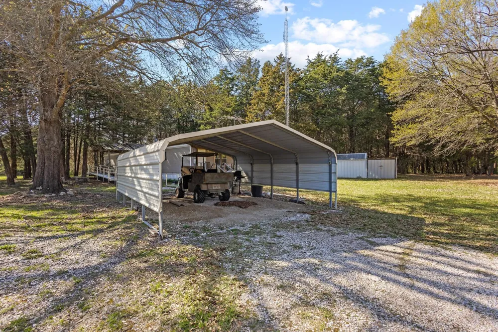 528 County Road 1120 Ravenna, TX 75476