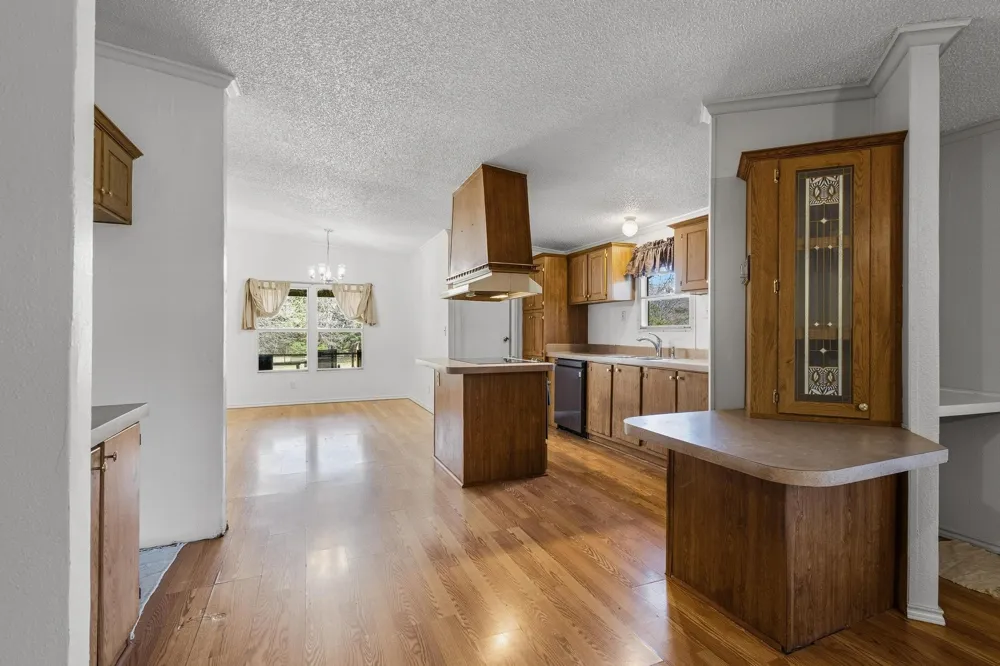 528 County Road 1120 Ravenna, TX 75476