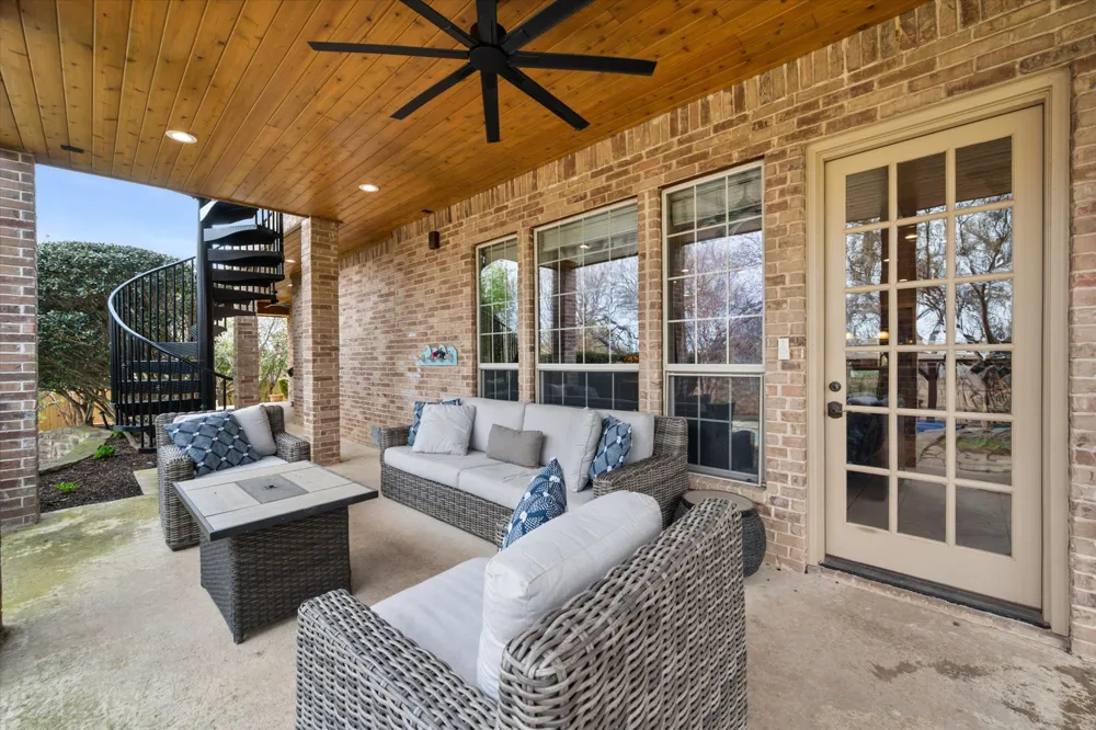 2703 Katherine Court Dalworthington Gardens, TX 76016