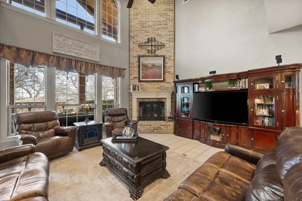 2703 Katherine Court Dalworthington Gardens, TX 76016