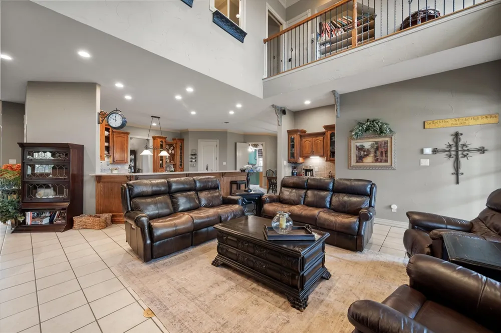 2703 Katherine Court Dalworthington Gardens, TX 76016
