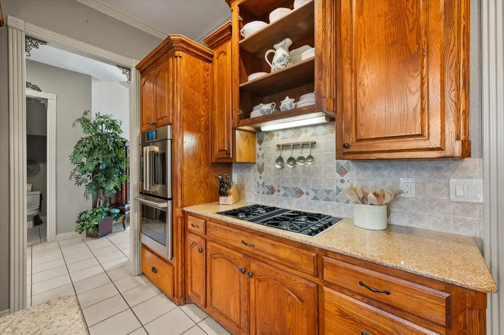 2703 Katherine Court Dalworthington Gardens, TX 76016