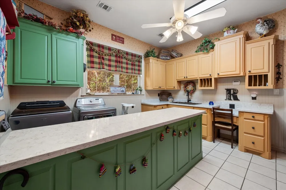 2703 Katherine Court Dalworthington Gardens, TX 76016
