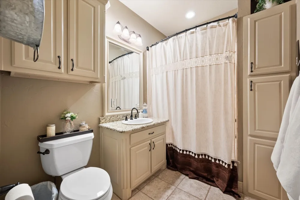2703 Katherine Court Dalworthington Gardens, TX 76016