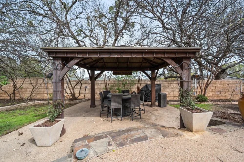 2703 Katherine Court Dalworthington Gardens, TX 76016