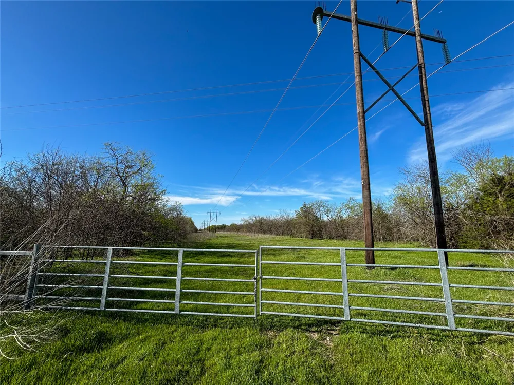 8001 Big Water Lane Kemp, TX 75143