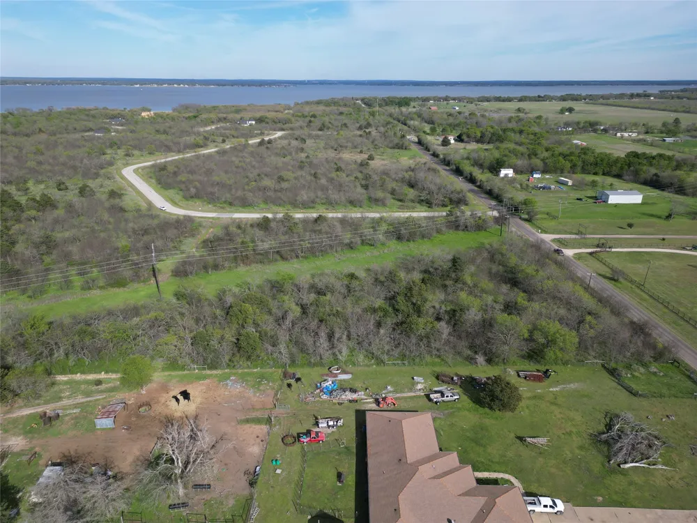 8001 Big Water Lane Kemp, TX 75143