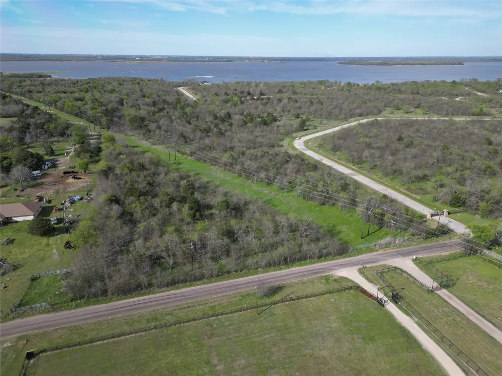 8001 Big Water Lane Kemp, TX 75143