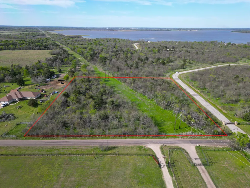 8001 Big Water Lane Kemp, TX 75143