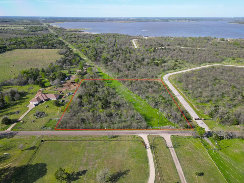 8001 Big Water Lane Kemp, TX 75143
