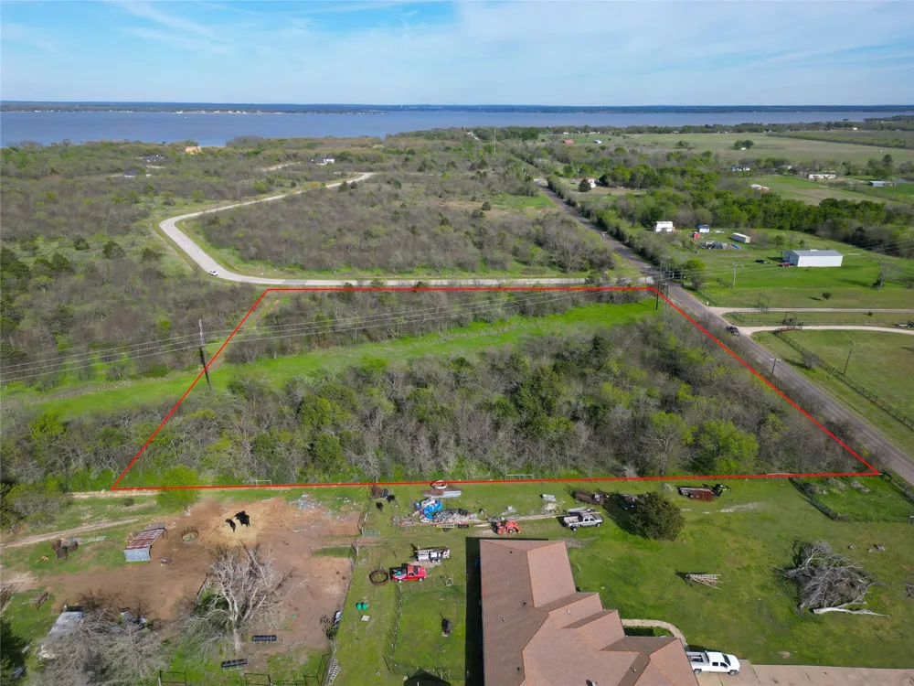 8001 Big Water Lane Kemp, TX 75143
