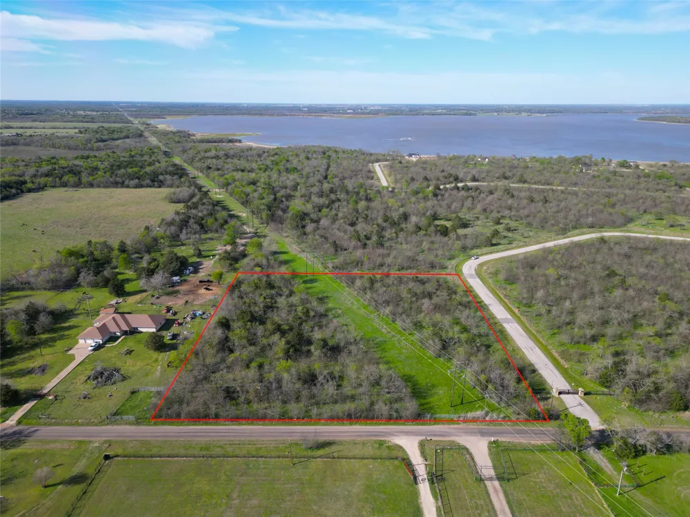 8001 Big Water Lane Kemp, TX 75143