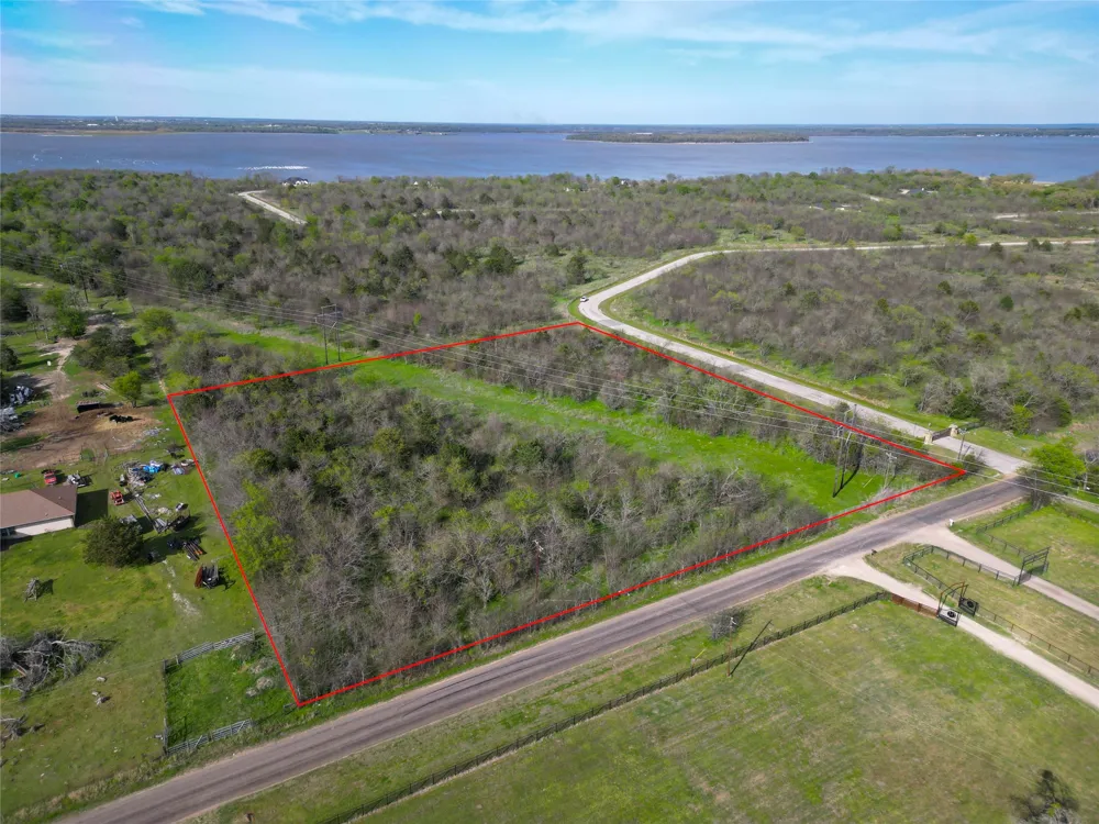 8001 Big Water Lane Kemp, TX 75143