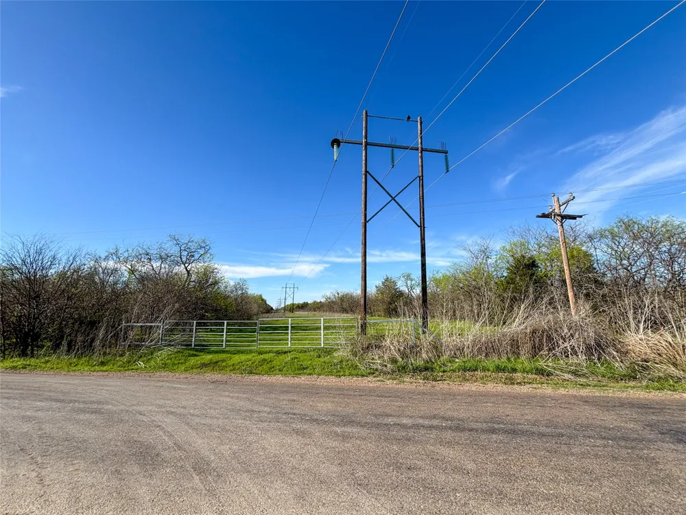8001 Big Water Lane Kemp, TX 75143