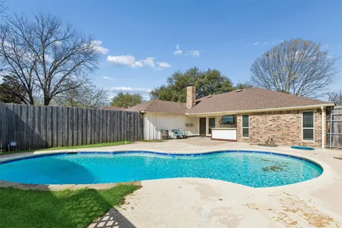810 Meadowgate Drive