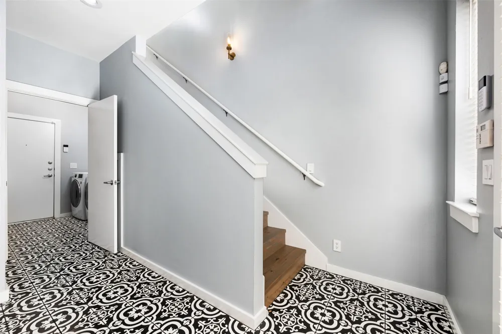 1209 Kinney Avenue #D Austin, TX 78704
