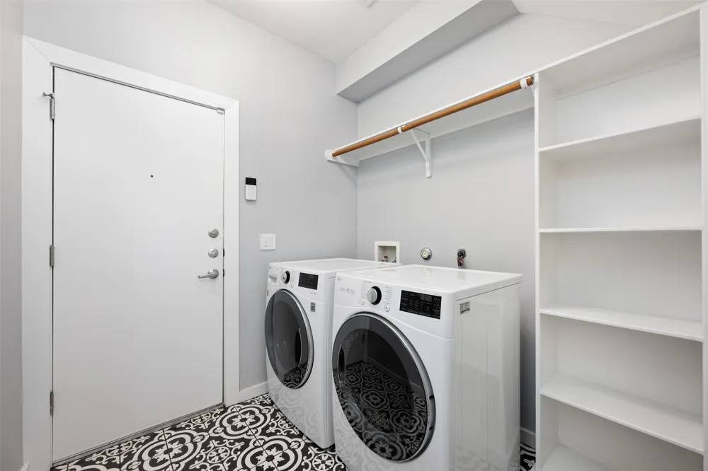 1209 Kinney Avenue #D Austin, TX 78704