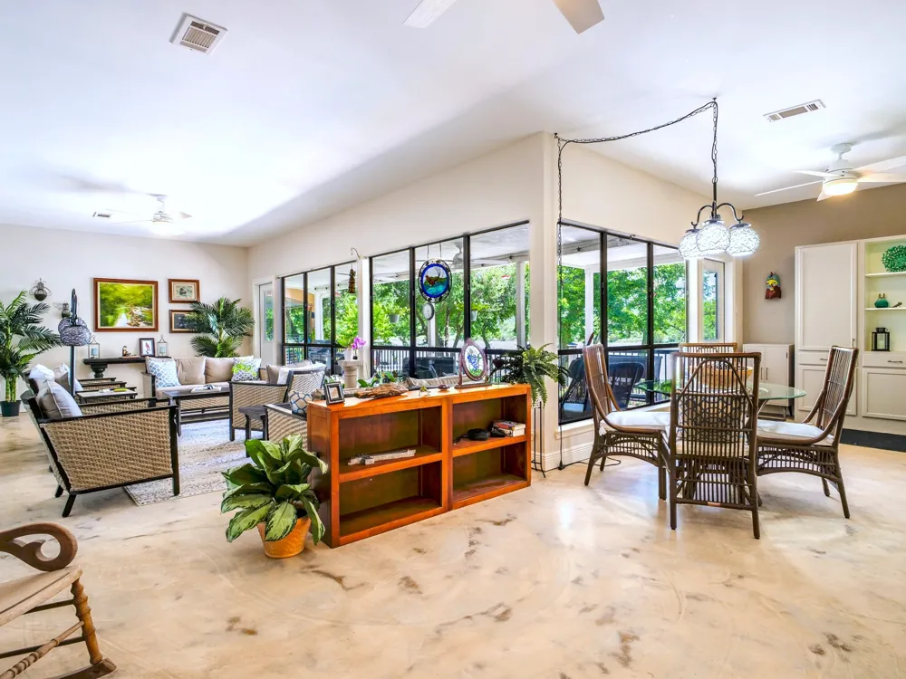 313 Meadowlakes Drive Meadowlakes, TX 78654