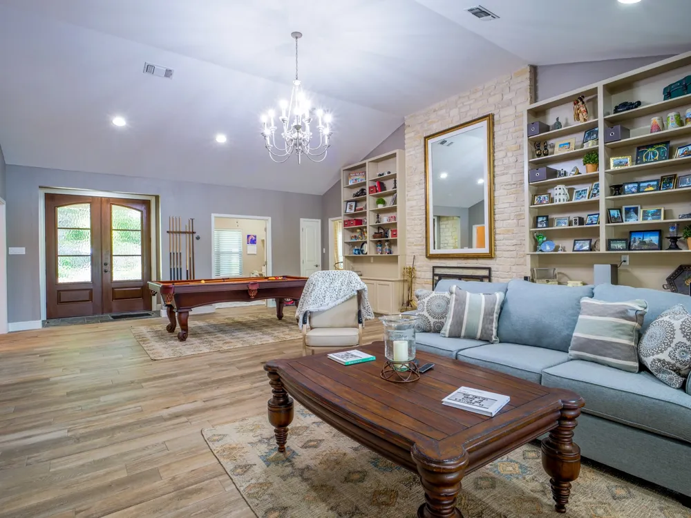 313 Meadowlakes Drive Meadowlakes, TX 78654