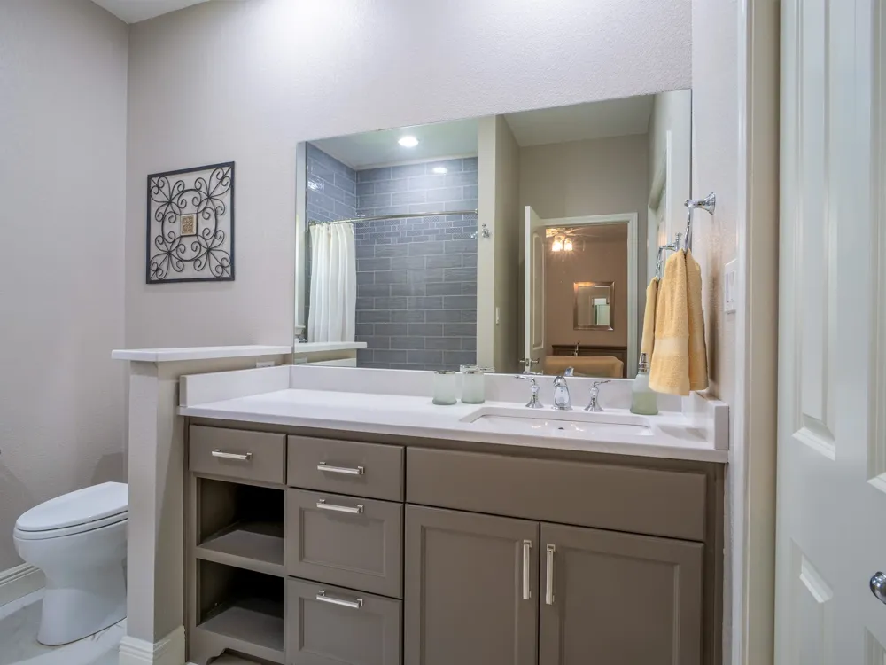 313 Meadowlakes Drive Meadowlakes, TX 78654