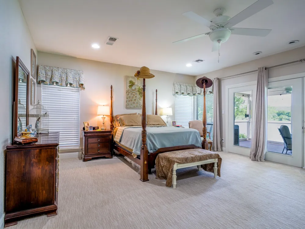 313 Meadowlakes Drive Meadowlakes, TX 78654